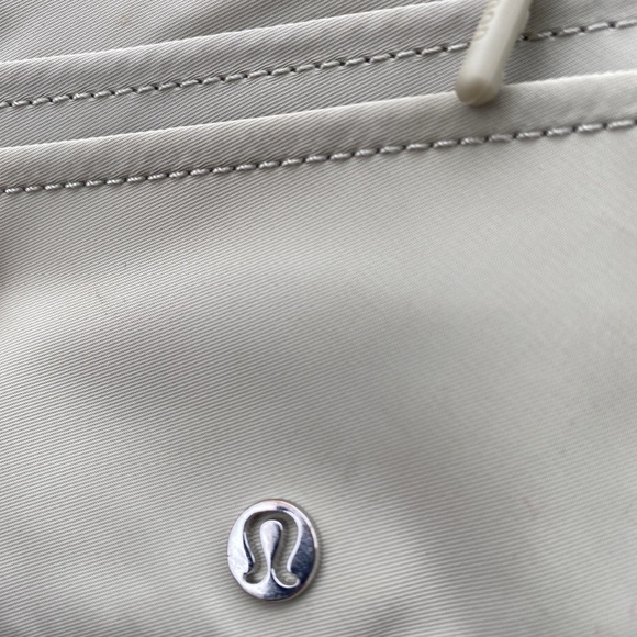 Lululemon Gray Zippered Pouch - Picture 5 of 5
